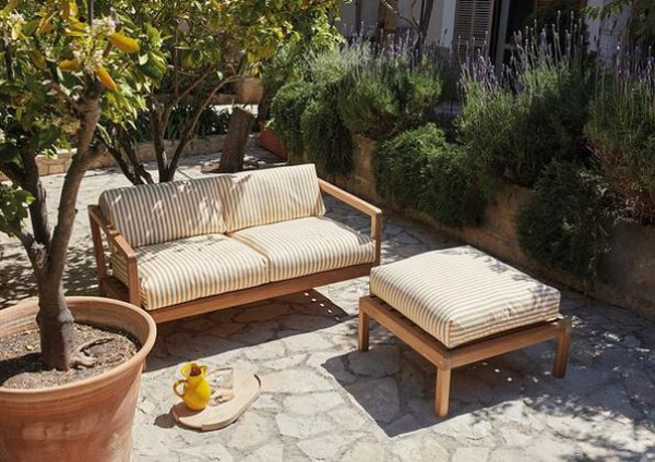 Skagerak Virkelyst Outdoor 2er Sofa Golden Yellow Stripe